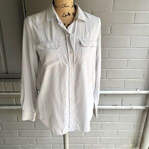 J. McLaughlin Light Gray Button Down Shirt %100 silk
